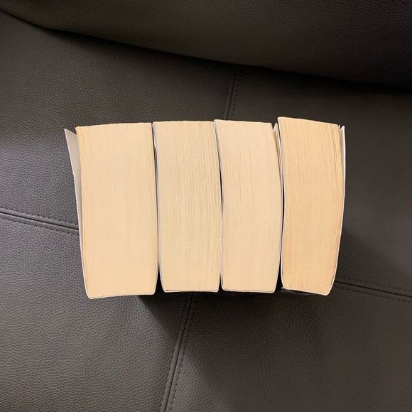 Twilight Saga | Stephenie Meyer - Picture 3 of 9